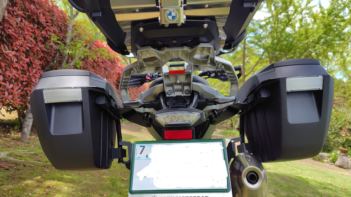 GoGo64230778's tweet photo. 今日はサイドケースを付けた！社外品だが積載量は増えるので良しとしよう。
#SHAD https://t.co/XDgRzZd0JQ