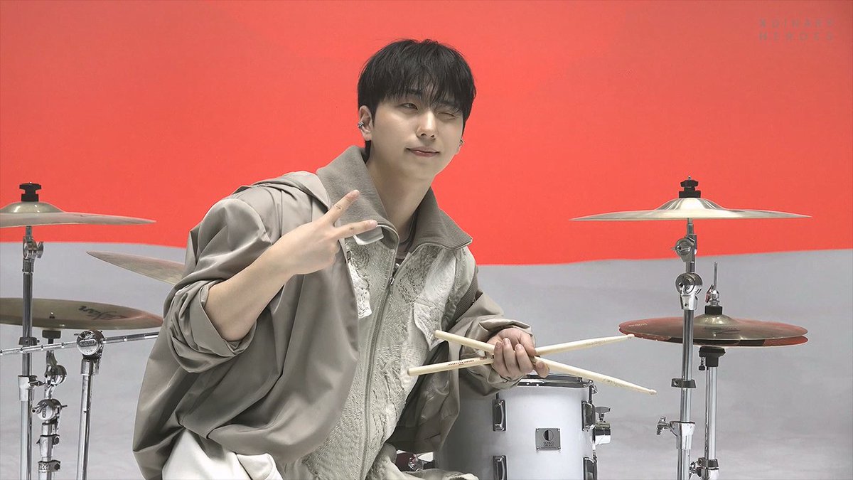 Xdinary Heroes(엑스디너리 히어로즈) "Voyager" M/V Making Film

youtu.be/hhvPHnLOUsg

#XdinaryHeroes #엑스디너리히어로즈
#DEAD_AND
#Voyager
#WE_ARE_ALL_HEROES