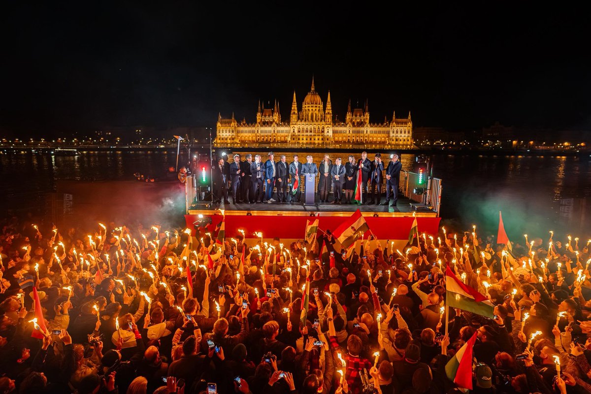 "Sokan azt gondolják: Magyarország – volt; 
én azt szeretném hinni: lesz!"

"Many think: Hungary — has been; 
I prefer to believe: she shall be!"

— István Széchenyi, 1830

🙏🏼🇭🇺🕊️

#Hungary

📷 Election night, April 12, 2026. Budapest