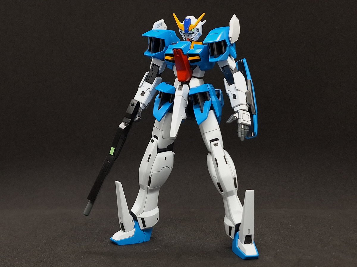TA9618's tweet image. 【完成】

電撃ホビーマガジン2009年1月号の付録「FG 1/144 ガンダムラジエル」を、可動化改造+全塗装で作りました。

素組みのHG00系キットと並べて違和感の無いバランスを目指し、丁寧・クリアな仕上がりを意識しています。

ポージング・製作工程の抜粋はツリーに続きます。

#ガンプラ
#GUNPLA