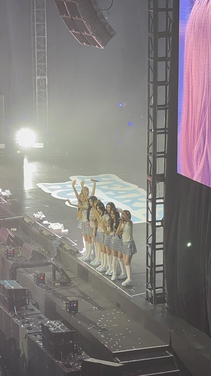 thelightoness's tweet photo. @jaaeemsgf @JaeN00Na Cat 4 3 row dari atas masih jelas kok kak https://t.co/W5ByfheuKH