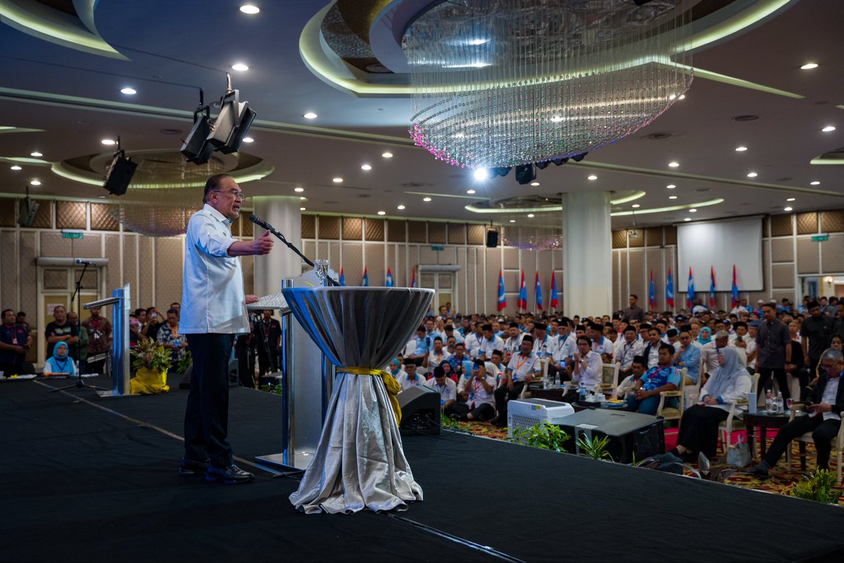 Anwar Ibrahim tweet media