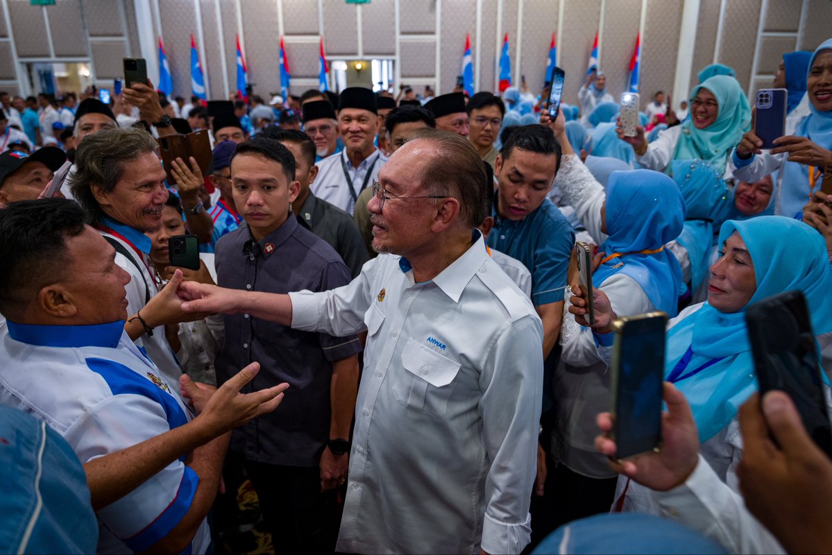Anwar Ibrahim tweet media