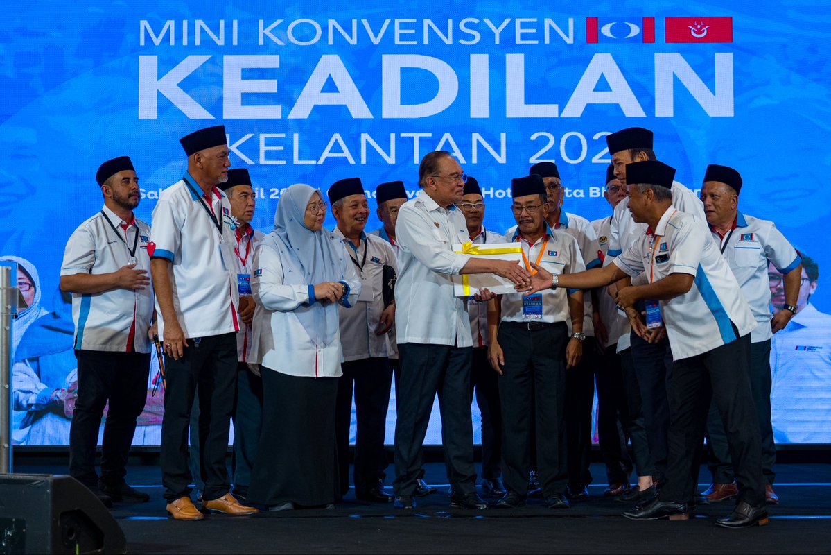 Anwar Ibrahim tweet media