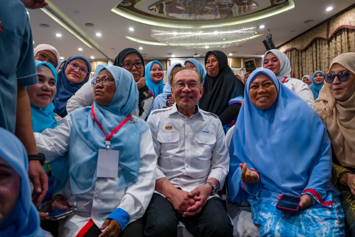 Anwar Ibrahim tweet media