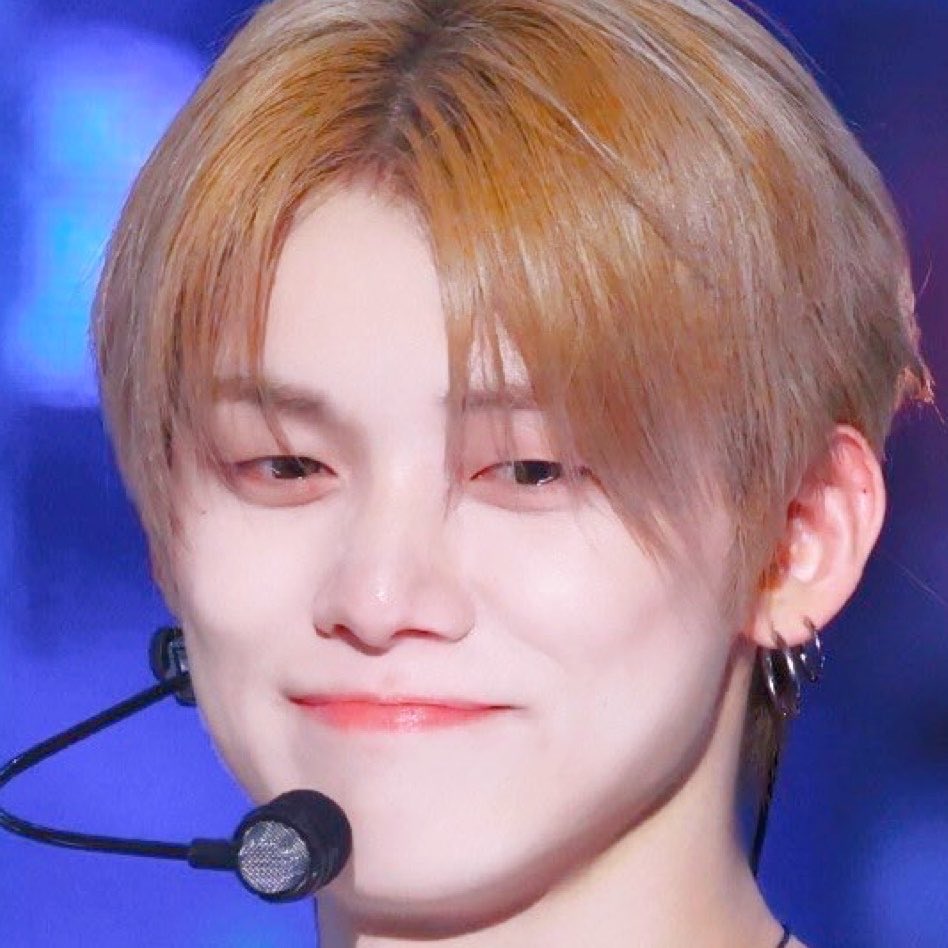 ⋆ 준이 ໒꒱ྀི 𖤐 tweet media