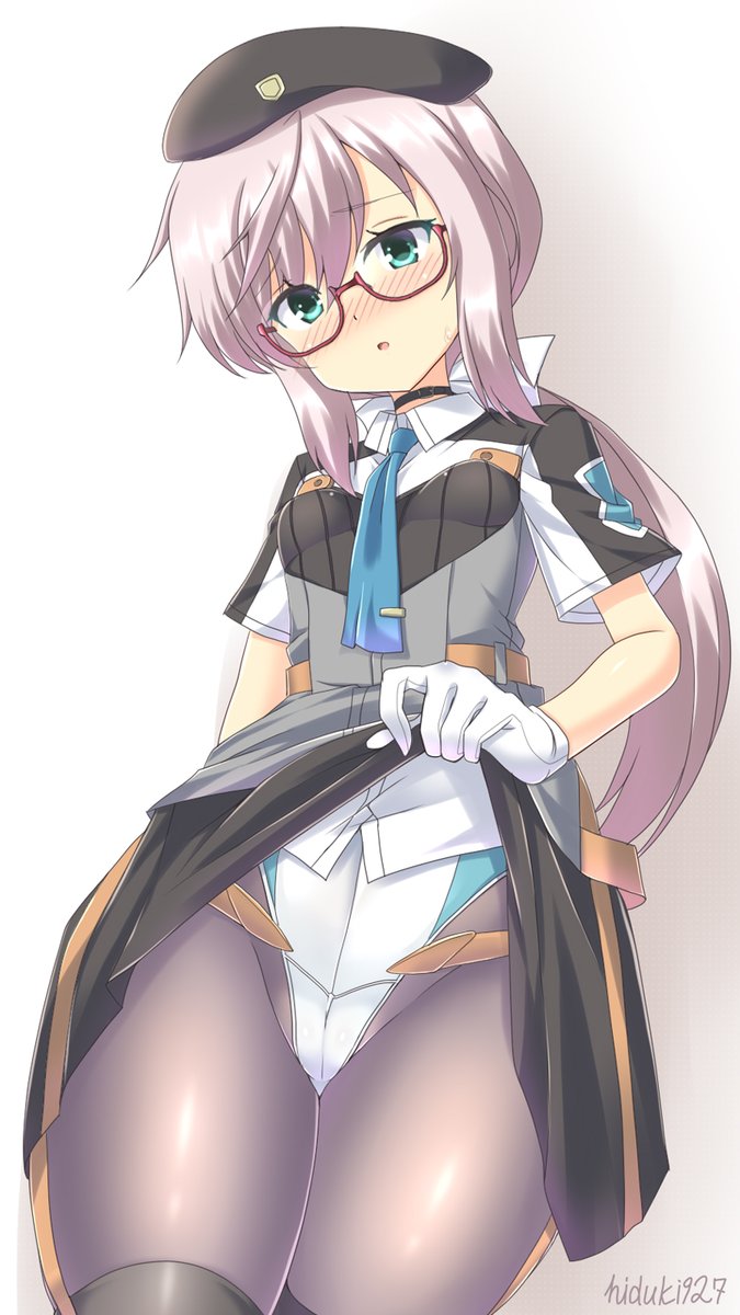 スカートをたくし上げるリライアさん。
#よその子 