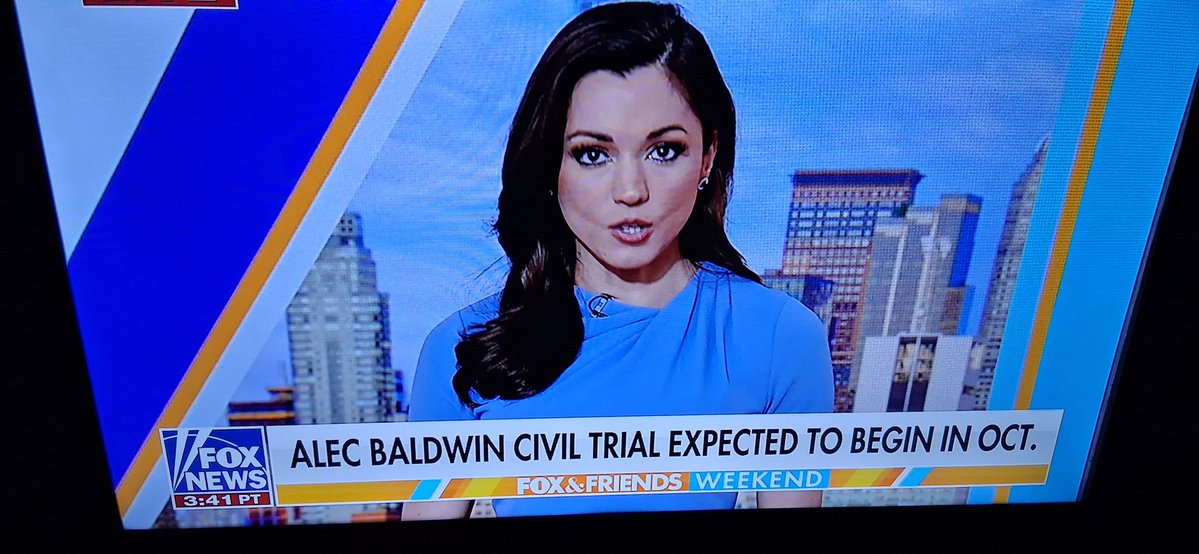 AndrewJohnDunn's tweet image. @ChanleySPainter Hi Happy Saturday great job please @FoxNews give the great Chanley her own 2 hour show #Beautiful #Legend #MVP  #TeamChanley ❤️🙏