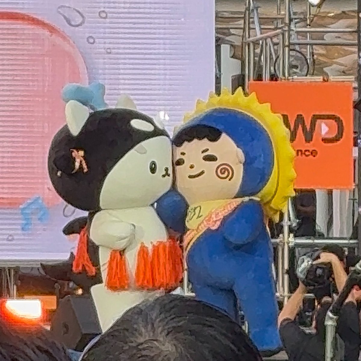 axrinnnn_'s tweet photo. พี่เตจะรู้มั้ยว่า🥰
#fwdmusiclivefest
#JUMMO #POLCASON https://t.co/jJkagBo9kK