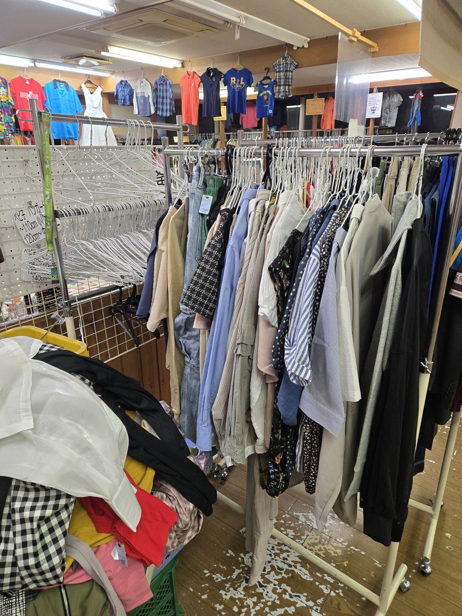 kingfamilyKANTO's tweet image. 【板橋氷川店】
明日も新商品続々と出していきます😌
明日も皆様のご来店心よりお待ちしております😌✨
⚠問い合わせ、取り置き、移送不可⚠

#板橋 #キングファミリー #古着