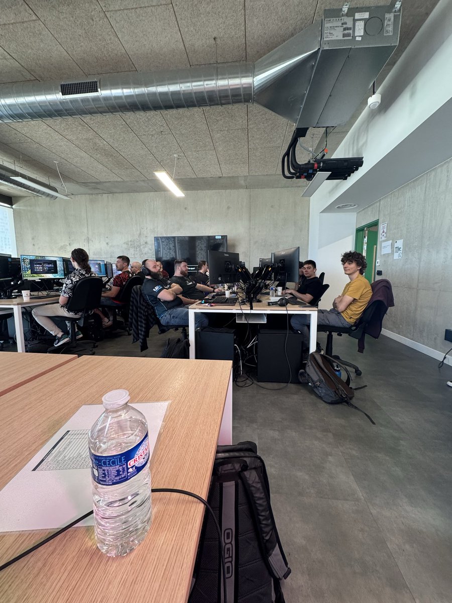 Shaunzpro's tweet photo. C'est parti pour l'open Qualifier #1 de @OpenTourFrance en direct eu @YnovCampus Montpellier ! 

https://t.co/ucfRS7xTBe 😃 https://t.co/LucAFKb915