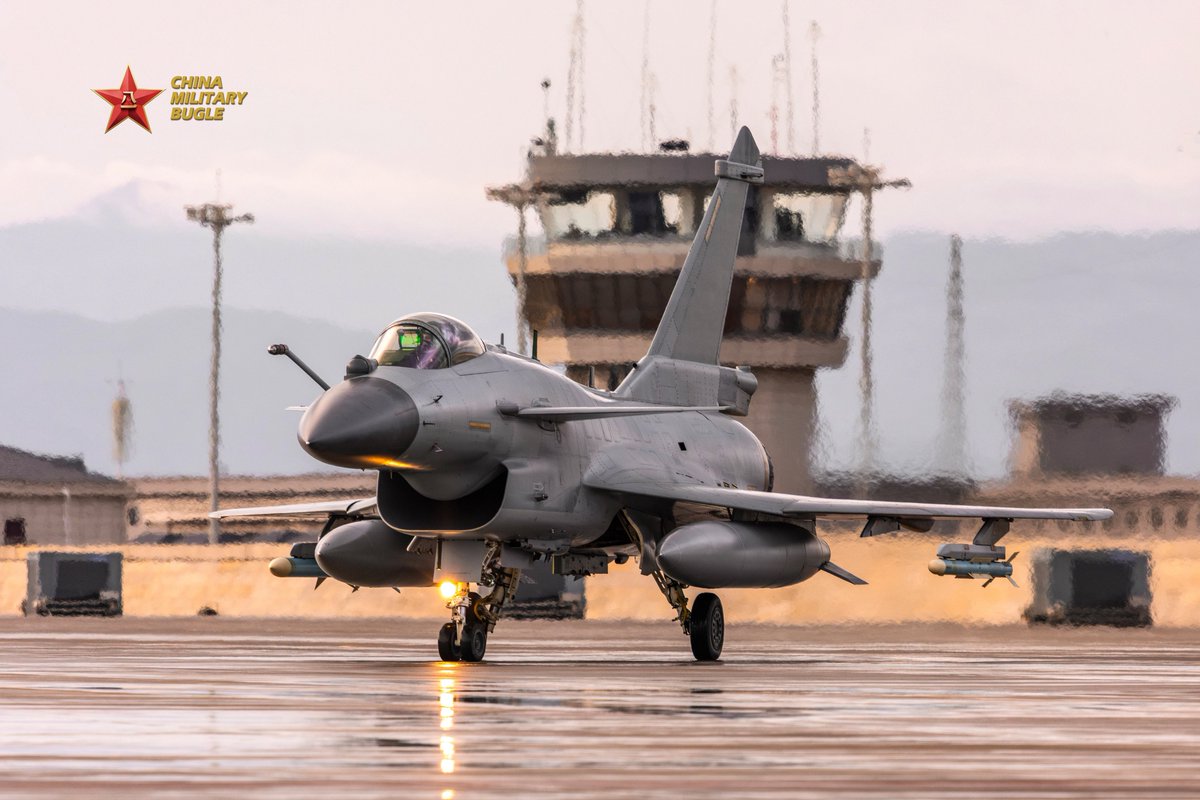 ChinaMilBugle's tweet image. Daily Training: 
Photos show #J10 fighter jets attached to the air force under Chinese PLA Southern Theater Command participating in training exercise.

#PLA #PLAAF
#Chinamilitary #ChinaMilBugle