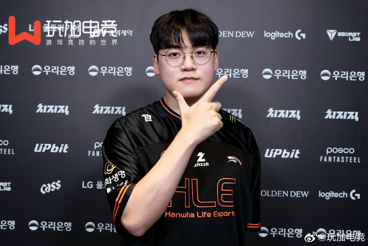 Interview preview

🐻:  If I pick one teammate to take to a deserted island, I’d choose Jinhyeok hyung  (Kanavi)

#Gumayusi #Kanavi #HLE 

cr: 玩加电竞