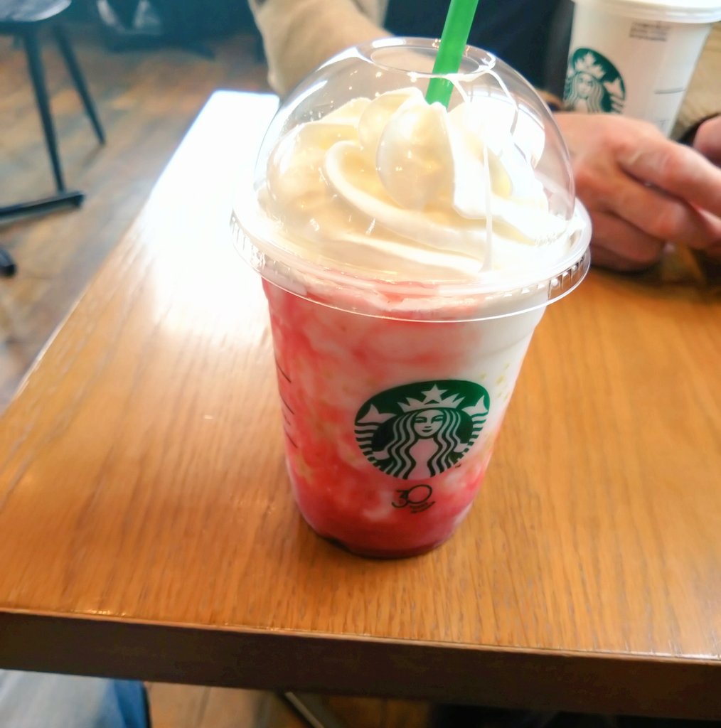 とりあえず走りたくて道後へ
オーディオインチアップしてて見やすくなってたー
しかもステアリングヒーター標準で付る！🙌

お目当てのもの売り切れてた、、🥺