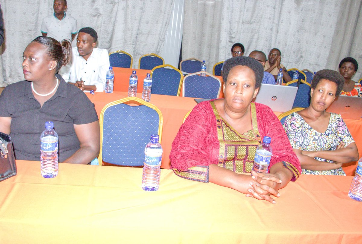 Dans la foulée des activités de préparation du lancement officiel de l'introduction du vaccin contre le Cancer du col de l'utérus pour les jeunes filles de 9 à 14ans, le <a href="/PEVBurundi/">PEV BURUNDI</a> a organisé un atelier à l'intention des journalistes, les OSC et les autres intervenants pour leur