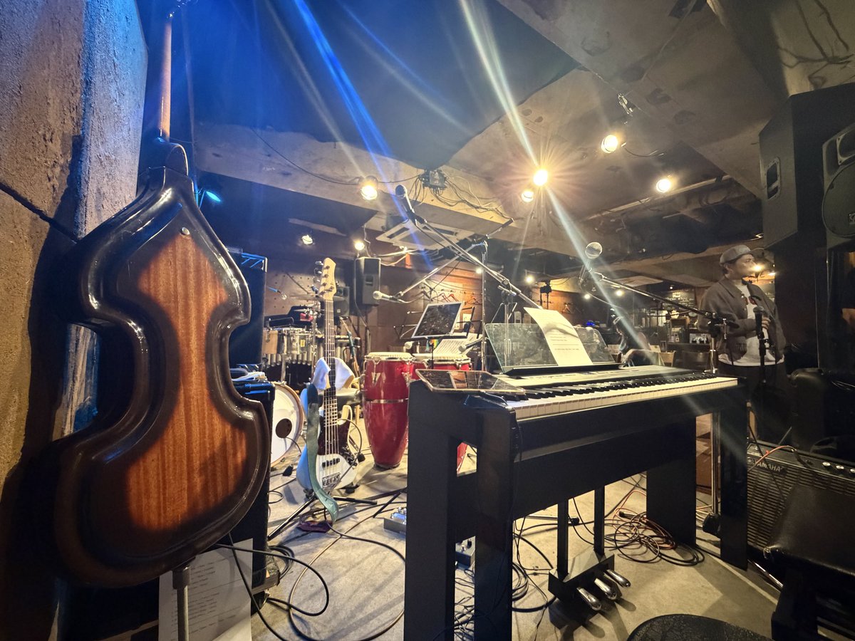 Rrrr1031's tweet photo. 荻窪ルースターにて
ハッピーなサウンドでした☀︎☀︎☀︎ https://t.co/vznFYNGSDH