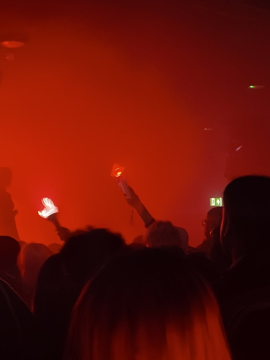 jukains's tweet photo. @Yves___official messy as hell venue but i enjoyed myself... thank you for visiting london, i hope things will be better for us both next time <33 https://t.co/MDi9fQHZqF