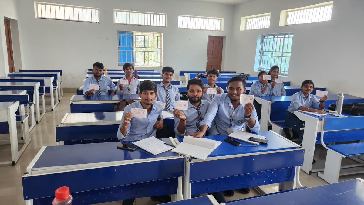 AisaJharkhand's tweet photo. आइसा धनबाद इकाई की ओर से आज दिनांक 18 अप्रैल 2026 को धनबाद इंस्टीट्यूट ऑफ टेक्नोलॉजी, धनबाद परिसर में व्यापक स्तर पर सदस्यता अभियान चलाया गया। इस अभियान के दौरान बड़ी संख्या में विद्यार्थियों ने उत्साहपूर्वक भाग लिया और सैकड़ों छात्रों ने आइसा की सदस्यता ग्रहण कर संगठन से जुड़ने https://t.co/dDy8QNEgvN