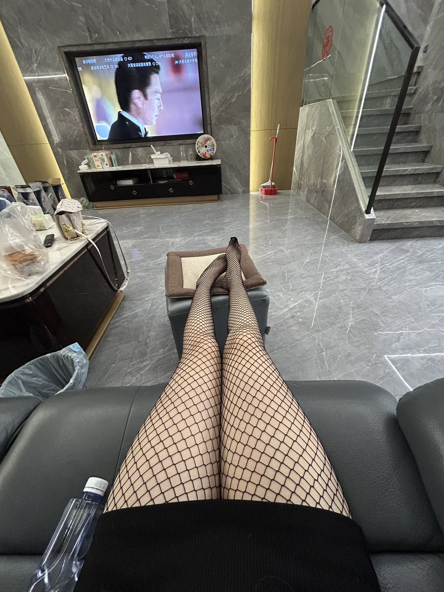 adtsk25627696's tweet photo. 好久没穿渔网袜了🥺 https://t.co/prxe9Eo0FK