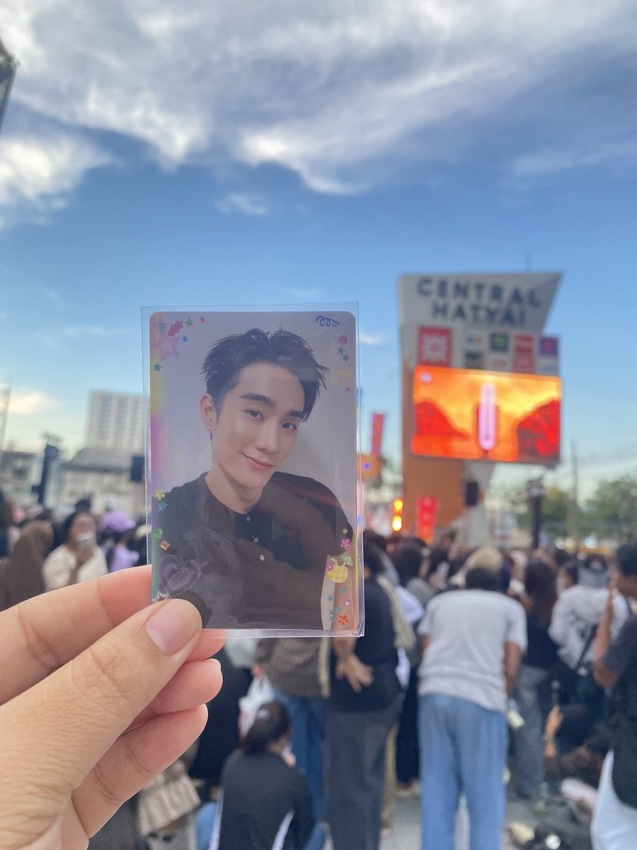 iamruszii's tweet photo. พร้อมแล้วครับ 🍅🦊

FORCEBOOK HATYAI SUMMER
#HatyaiSummerFashionShow
#CentralHatyaixForceBook https://t.co/a4WR7XNVDW