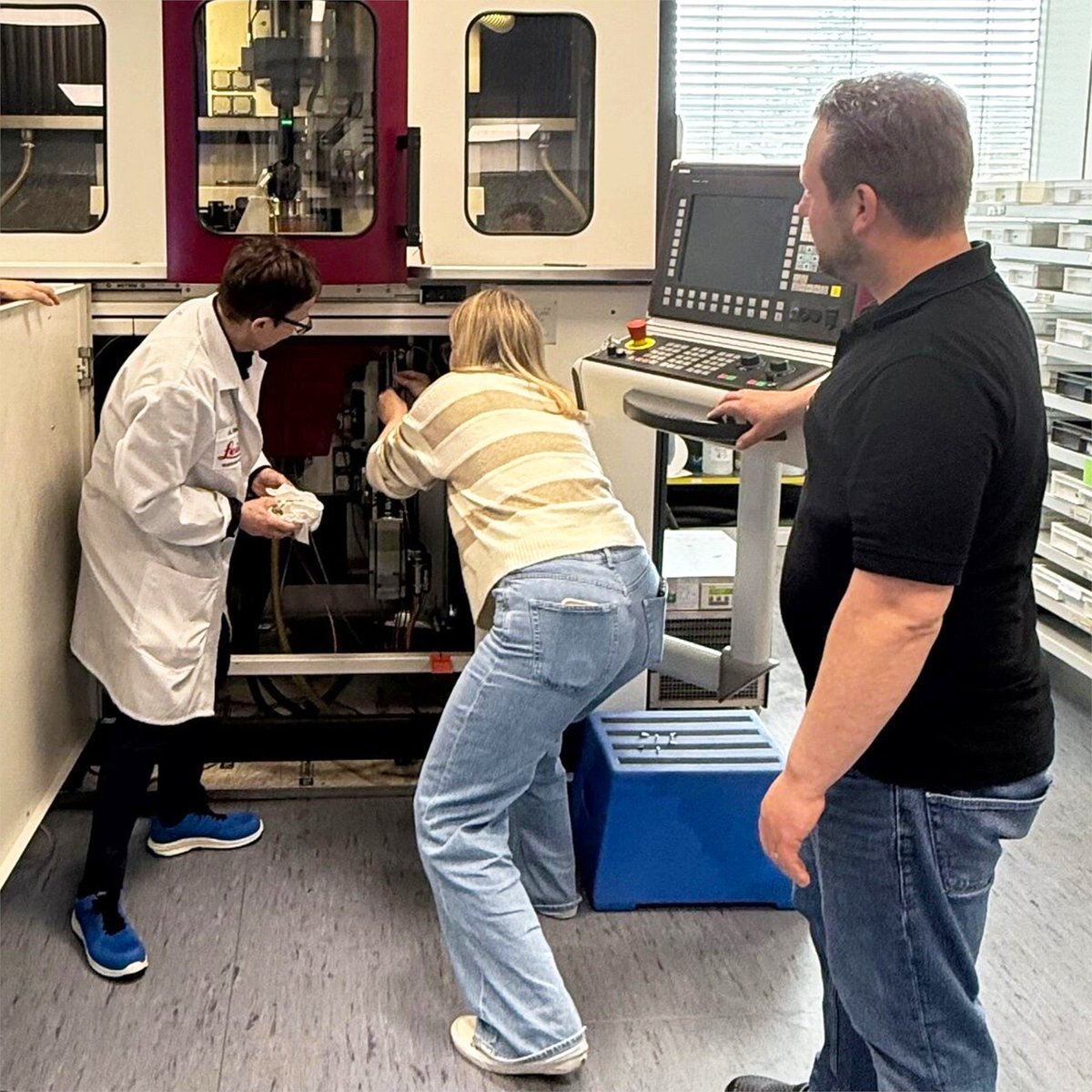 LeicaMicro's tweet image. Improvement starts where work meets impact. At Kaizen events in Wetzlar, leaders joined as team members and side by side, they tested ideas and saw real results they were proud of. Solving problems together drives #operationalexcellence. #DanaherBusinessSystem