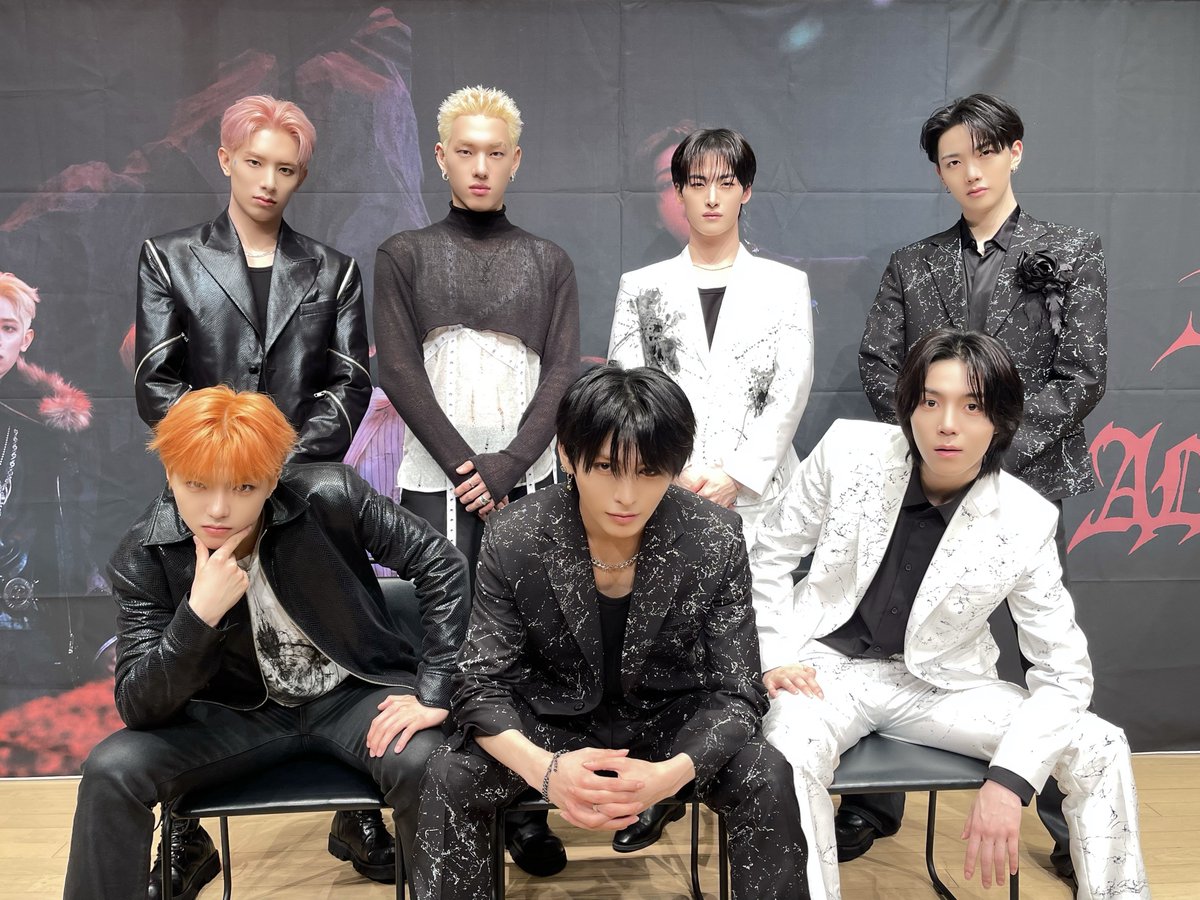 ALL(H)OURS official tweet media