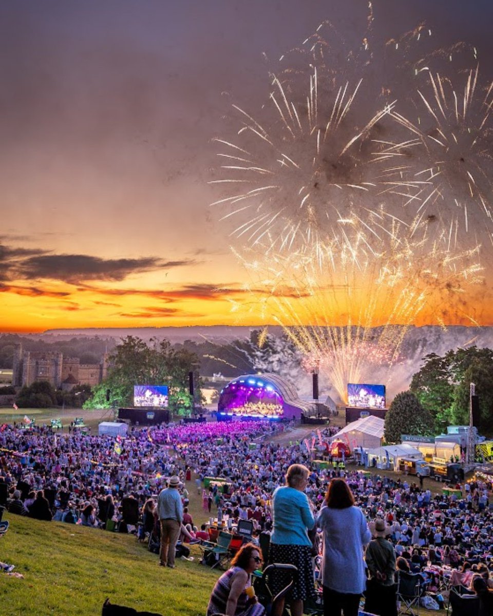 Leeds Castle Concert tweet media