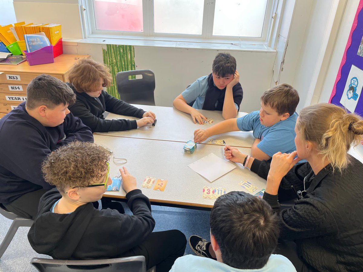 _SuttonHouse_'s tweet image. Great to see pupils building confidence as they develop social skills through games 🎲 Learning to take turns, listen to others, and work together—skills that go far beyond the classroom! #SocialSkills #LearningThroughPlay