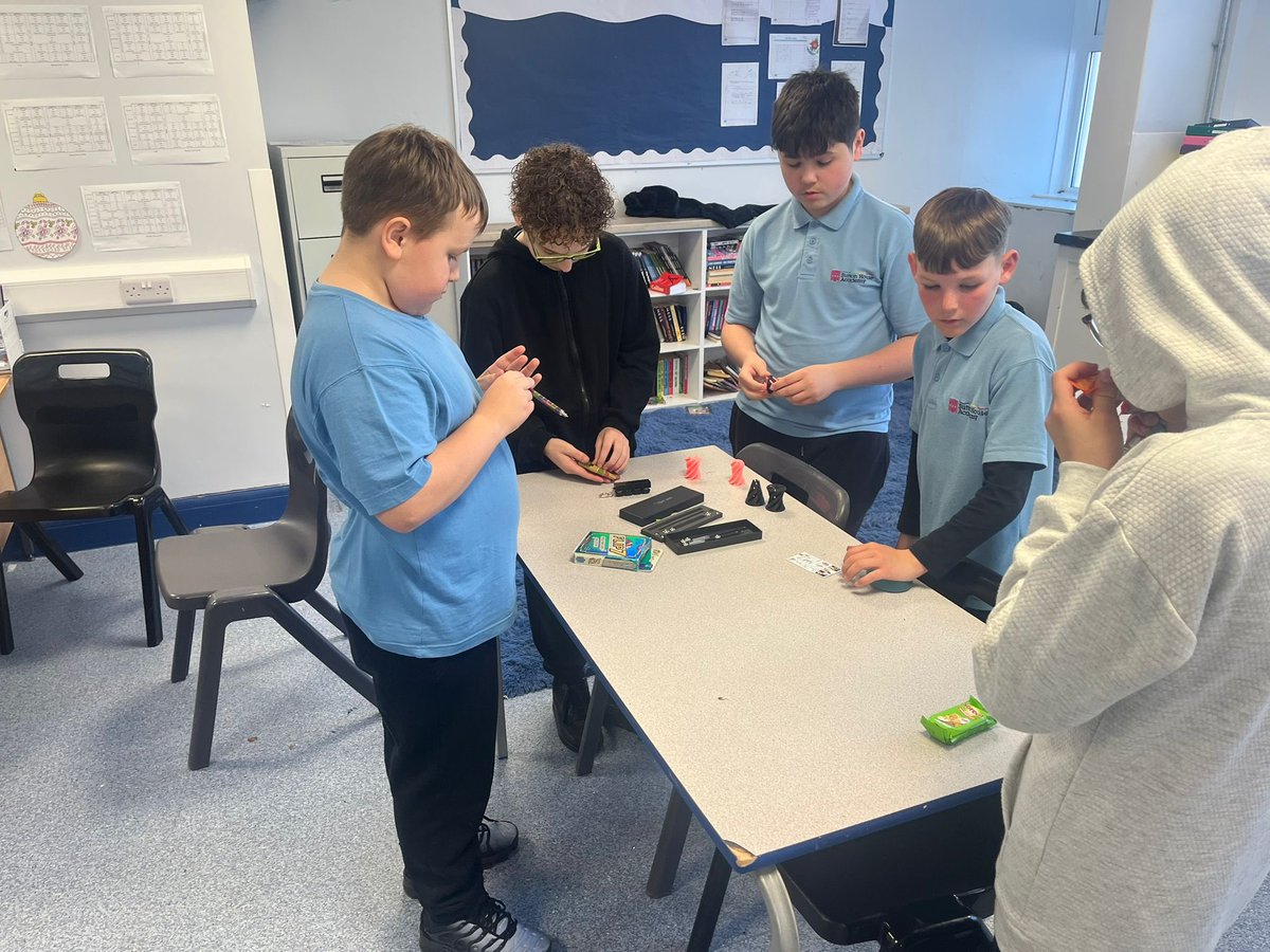 _SuttonHouse_'s tweet image. Great to see pupils building confidence as they develop social skills through games 🎲 Learning to take turns, listen to others, and work together—skills that go far beyond the classroom! #SocialSkills #LearningThroughPlay