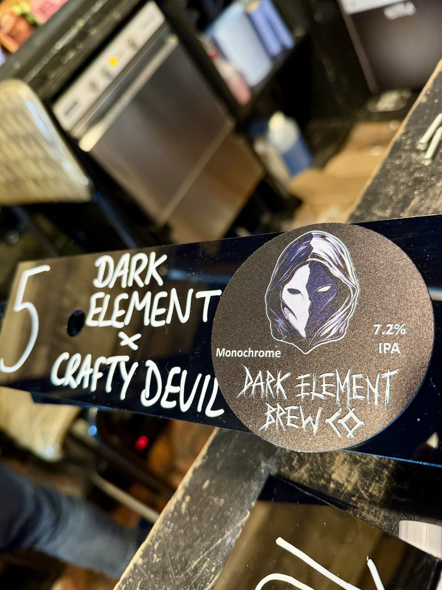 rwnash's tweet image. Monochrome - Dark Element / Crafty Devil - 7.2% ABV. B++ and a touch. Hoppy, hazy, strong but immensely drinkable. Taffy Collab #ale #beer #bier 

3.6/5. Made with Citra Hyperboost and it has knocked me off my chair. A sipper but well worth it. Project, Caerphilly.