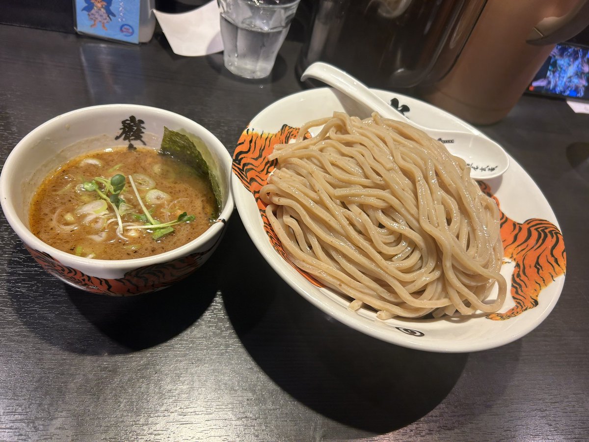 大盛り無料は限界まで頼むのがマナーとされています