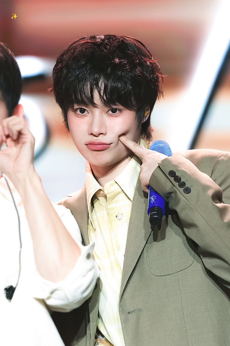 라잇 tweet media