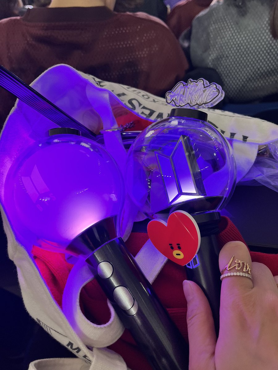 piroringo2020's tweet photo. ついについについに会えた…😭

何年待ったことだろう…画面でしか見たことのない彼らを肉眼で拝むことが出来た😭

本当に存在してた😭 https://t.co/eIpD2YmDnx