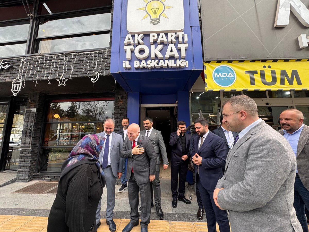 mehmetsekmen's tweet photo. Tokat’dayız. 

AK Parti Tokat İl Başkanımız Adem Dizer kardeşim ile birlikte vatandaşlarımızla gönül sohbeti gerçekleştirdik.

Milletimizin duasını ve desteğini arkamıza alarak yürüdüğümüz bu yolda, her bir vatandaşımızın sözüne kulak veriyor, ortak akılla yarınlarımızı inşa ediyoruz.

Değerli vatandaşlarımızın gösterdiği teveccüh, samimiyet ve içtenlik bizim için paha biçilemez bir kıymet. Rabbim muhabbetimizi ve birliğimizi daim eylesin.