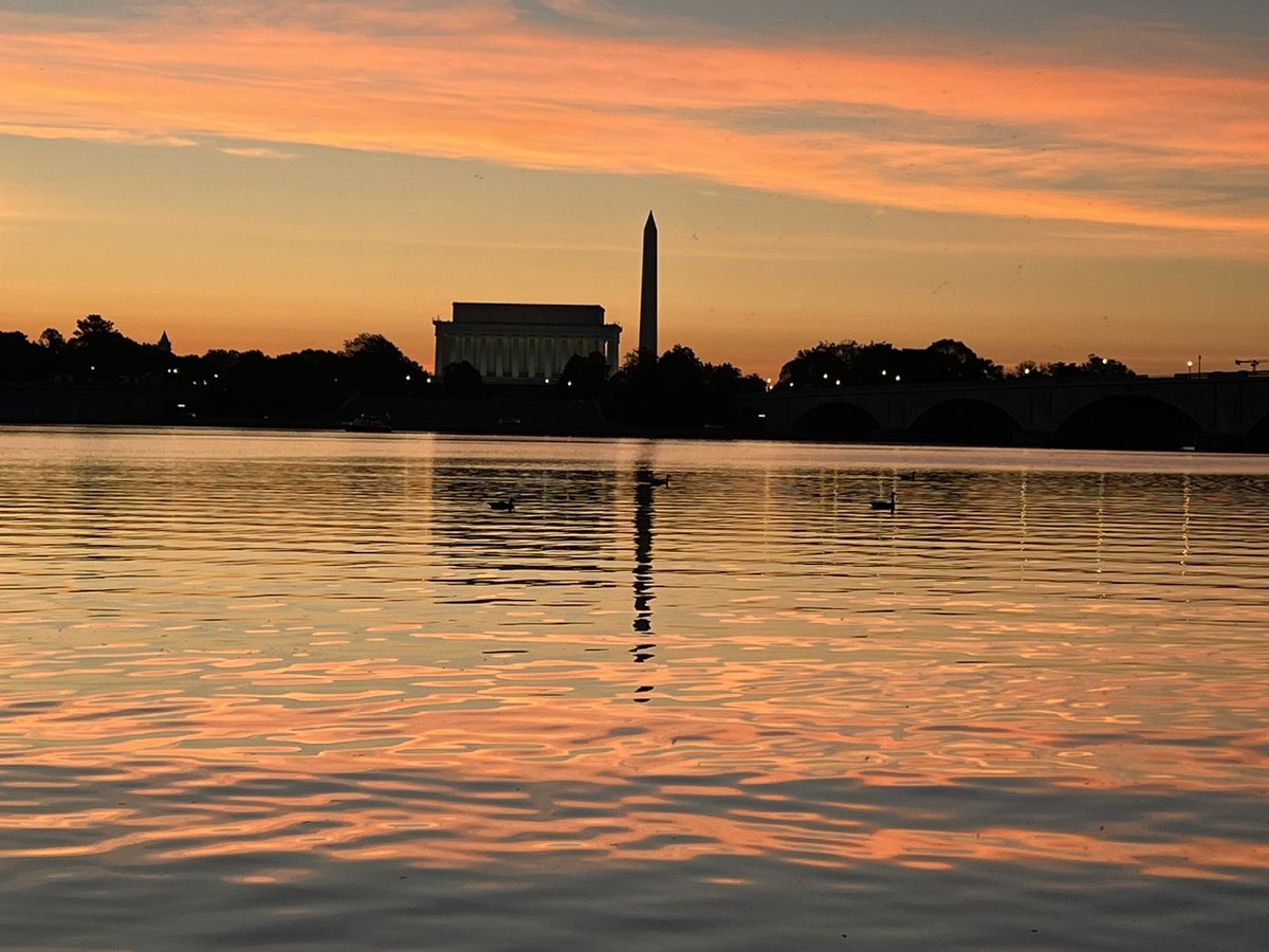 RiverGirl707's tweet image. #Sunrise on Saturday over the Potomac River and #DC! @capitalweather @StormHour
