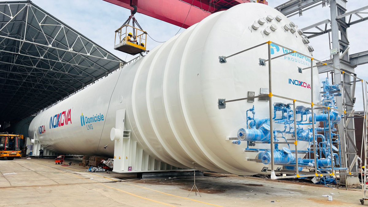 Deendayal_Port's tweet photo. Kandla Port is proud to be the gateway for yet another global milestone.
The dispatch of LNG tanks by @INOXCVA for the mini-LNG Terminal project at The Bahamas project underscores our commitment to facilitating complex, india's largest Cryogenic LNG tank high-value cargo and powering India’s rise in global energy infrastructure.
Best wishes to INOX India Limited and all stakeholders for this remarkable achievement.
