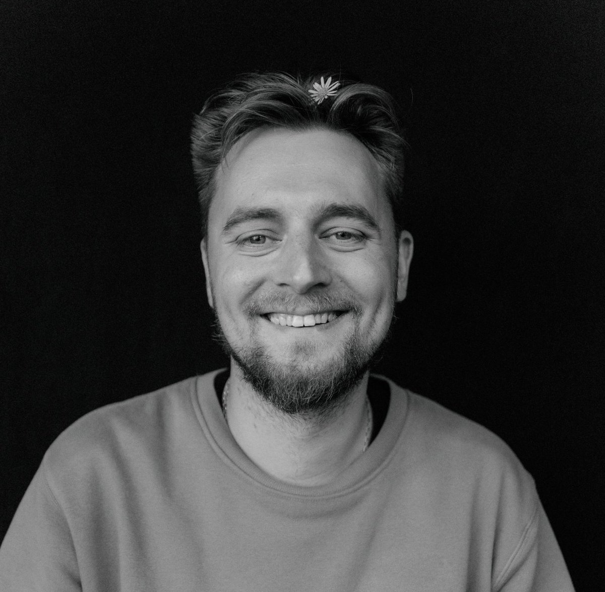 Illustrate_Mag's tweet photo. Check this out @Illustrate_Mag | The Independent Music Magazine #musicreview #artistinterview #musicnews #musicreaction: Soikkola by #VanSurLes: Review - https://t.co/VzBHJCh8H3 https://t.co/g7Uo8uFxG4