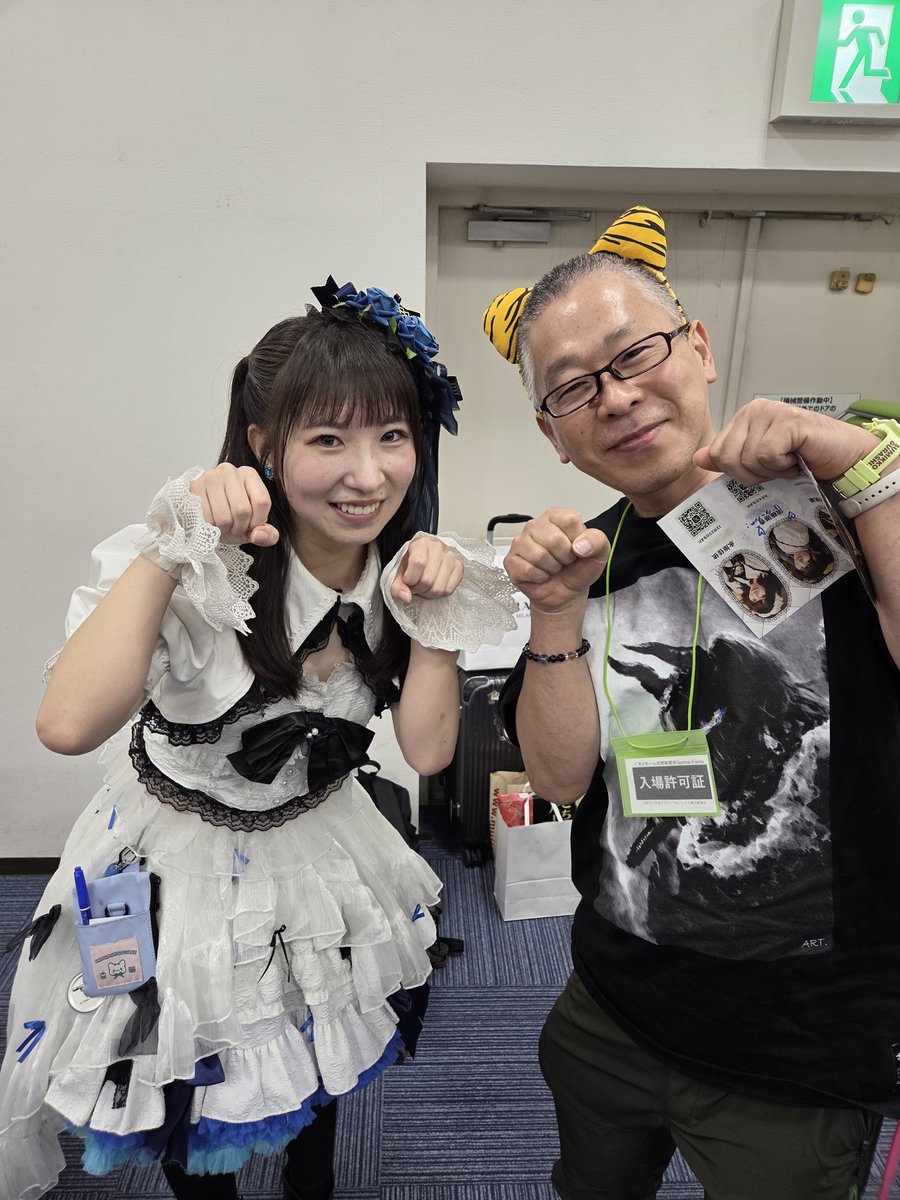 初のTiara Palette。
可愛い衣装に身を包み、とっても楽しいライブを見せてくれて、15分間素敵な時間を過ごすことができた。
次のライブは4人揃ったライブを是非見てみたいな。
初物販では、須藤琳香ちゃんと初チェキを楽しいおしゃべりと共に。
次は、全員とチェキを撮りたいガォ～🐯