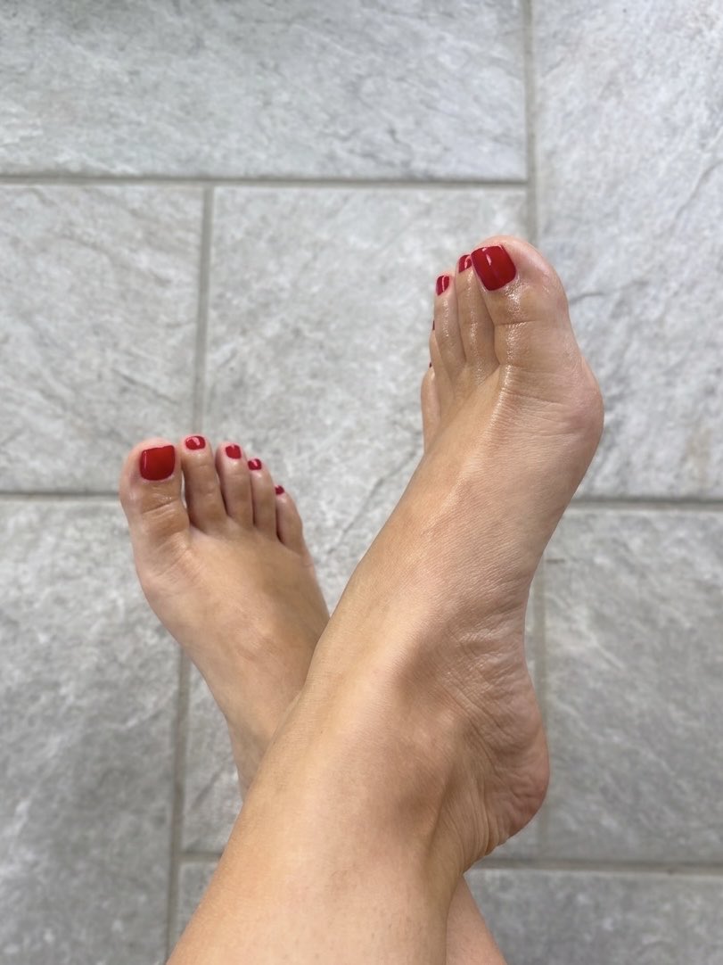 CinderellaN35's tweet photo. Good things come in small packages... like my size 35 Italian feet. ๐ฃ๐ฎ๐น
Soft, petite, and waiting for you.
Check out my full gallery here:
๐
https://t.co/OAPB8RqRaq
#FeetFinder #Size35 #SmallFeet #ItalianFeet #Petite https://t.co/LnZTChl8jS