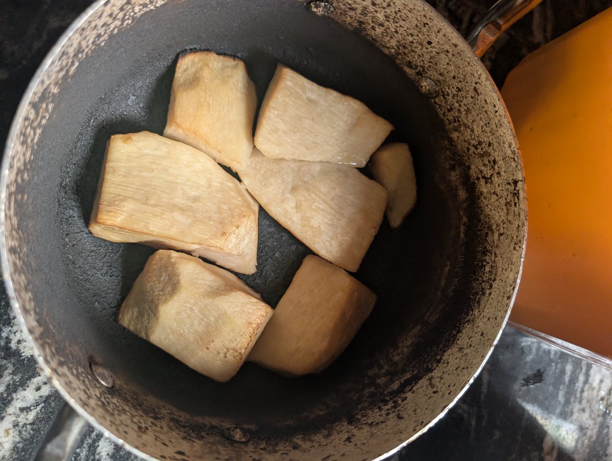 Olóyè. tweet media