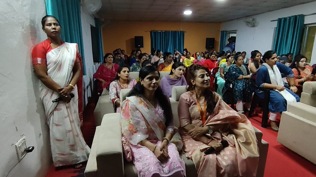194RAF's tweet photo. *194 RAF* under Smt. Anshu Dhuria organized
a *3- days Heartfulness Meditation Retreat*
 (15 -17 April)  guided by *Smt. Rajni Dutta &amp; Smt. Vinita Upreti of Heartfulness Institute*,
Personnel and their families participated enthusiastically.
An enriching &amp; holistic experience !! https://t.co/VlcmUqAUcy