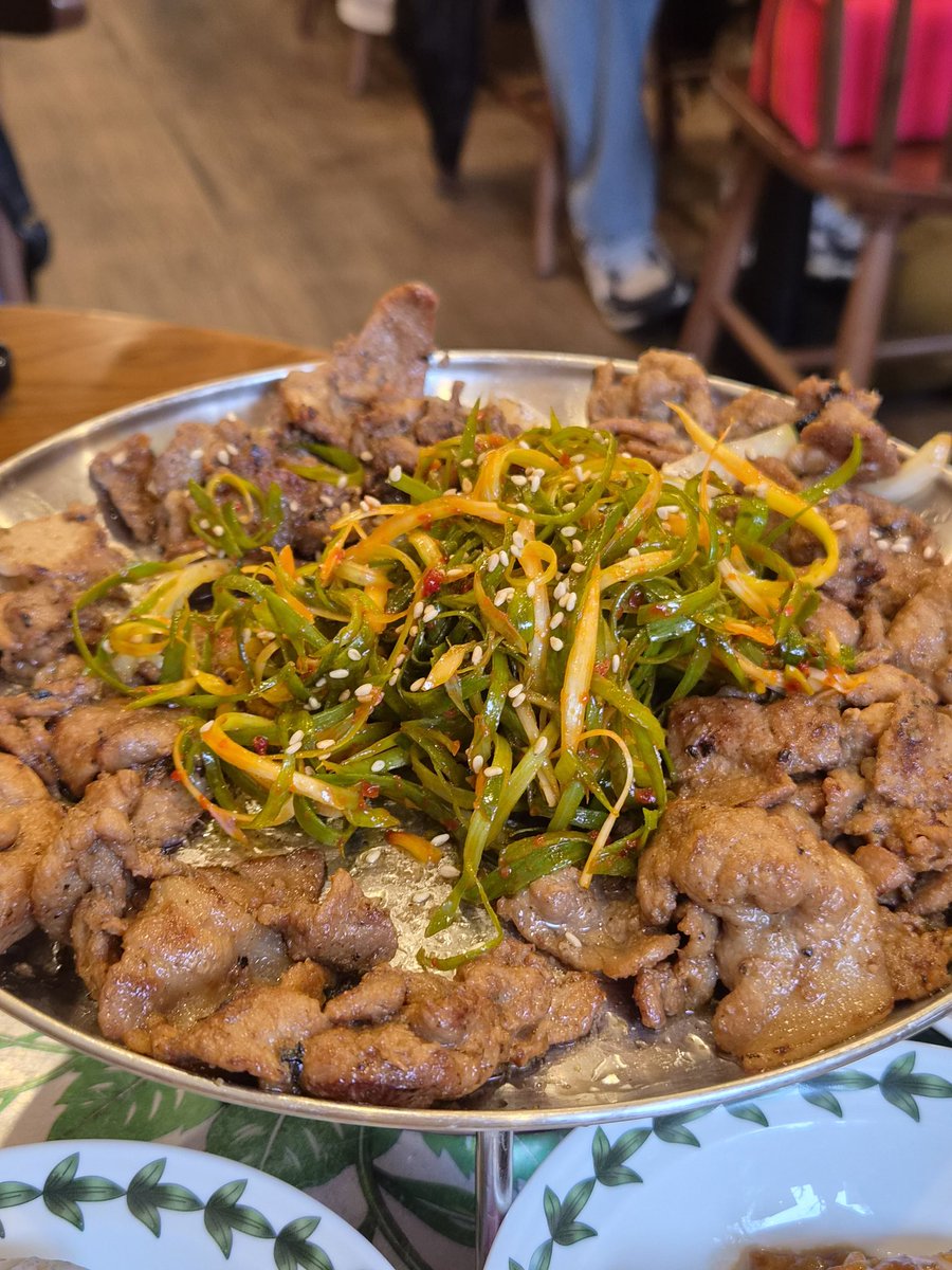 ForbiddenFD's tweet photo. 20260418. 쉰두번째
- 갑자기 날이 더워져서 기진맥진
- 아이는 도통 나한테 뭘 해달라고 하는 편이 아닌데
토이스토리 콜라보MD가 나오기도 전부터 
갖고싶다고 호들갑을 떨었더랬다
아이가 무척 좋아하는 걸 보니 애쓴 보람이 있다☺️ https://t.co/RqEzSmY9xa