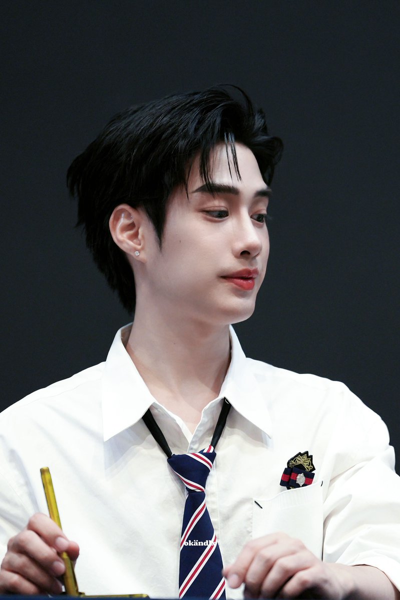 okändlx tweet media