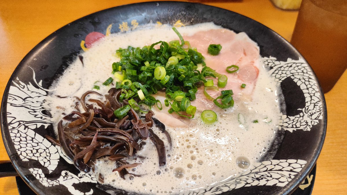 ymmtm323's tweet photo. ラーメン https://t.co/0zOi4ZNgwx