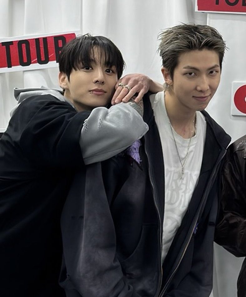nik⁷ seeing BTS tweet media