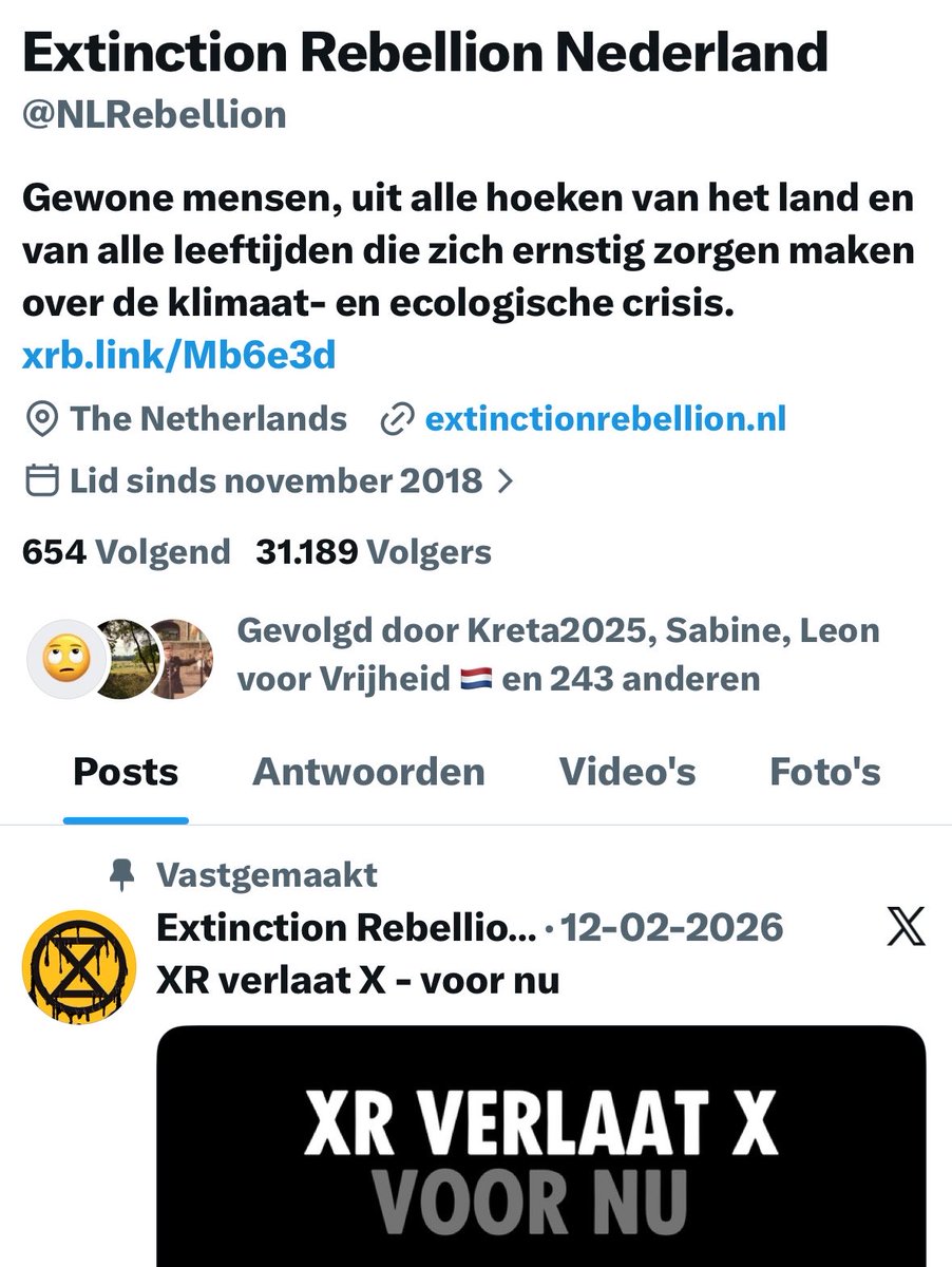 SaskiaHeijden's tweet image. #ExtinctionRebellion

Jullie zijn bij deze gewaarschuwd!
Durf eens met je gore tengels bloemen te vernielen dan krijgen jullie met mij te maken en ik bijt!

Maar dan ook echt.

Zijn jullie GVD helemaal van de ratten besnuffeld stelletje kadavers van de maatschappij‼️