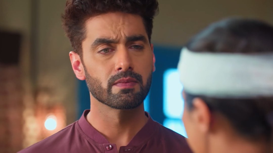 Armaan disagrees, yet still supports bcz he doesn't have even 1% ego or superiority complex...For Armaan, the most important thing is Maira coming out safely...nothing matters more to him 🤍✨

|| #RohitPurohit #yrkkh #ArmaanPoddar #yrkkh4 ||