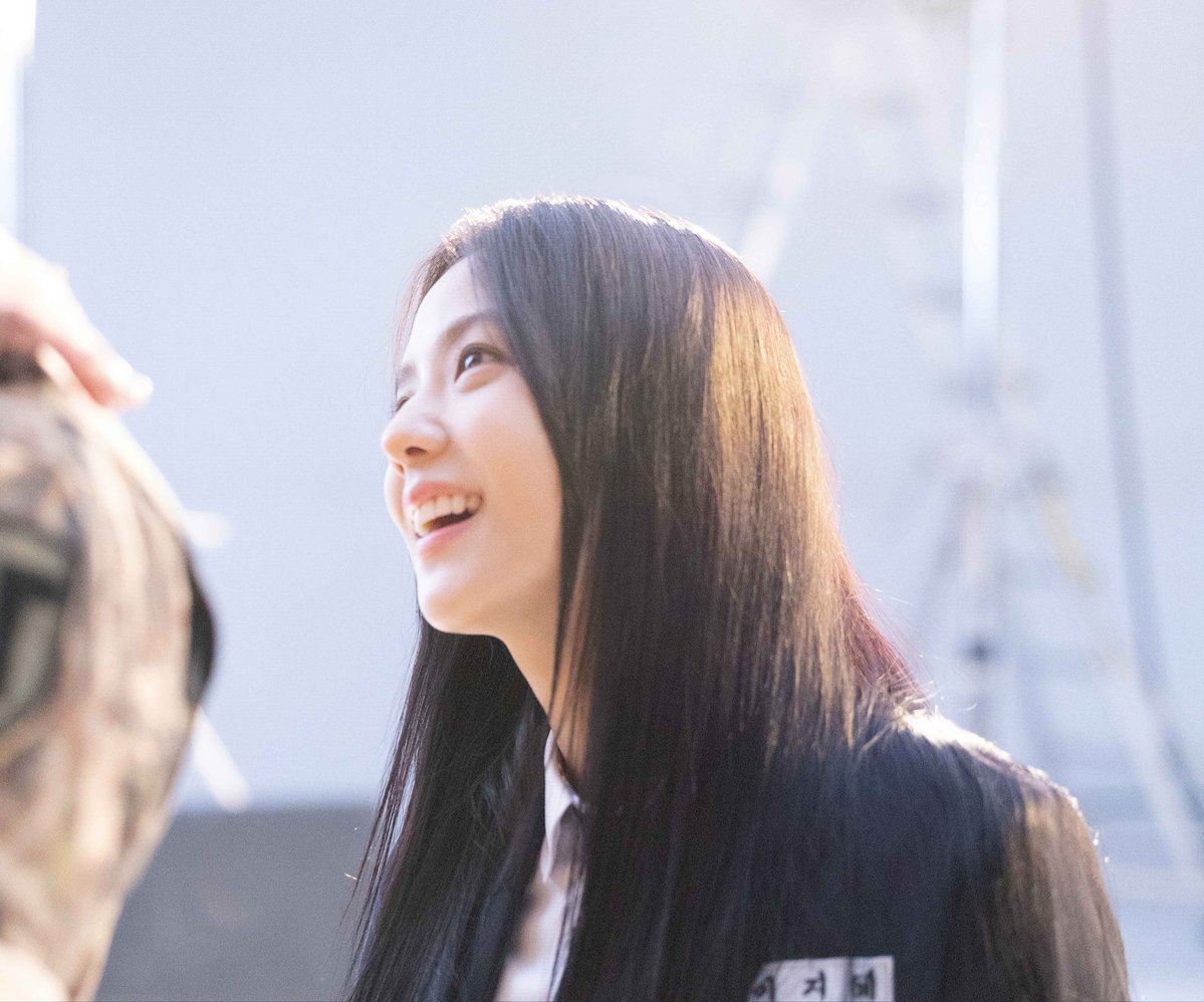 ฉันรักเค้ามากอ่ะ ไม่อยากให้ใครมาทำลายสิ่งที่เค้าสร้างมา หรือมาทำให้รอยยิ้มนี้หายไปเลย 😭