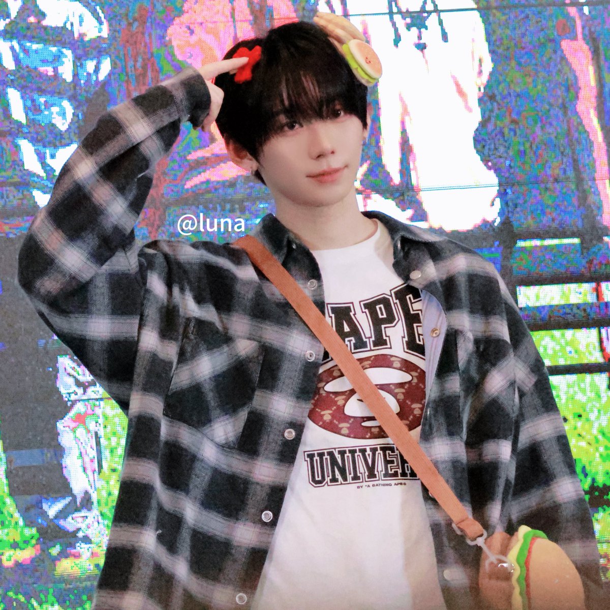 Lunarrr_🦈 tweet media