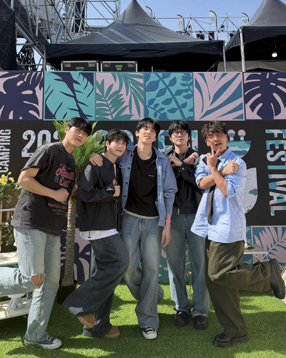 isaac_official_'s tweet photo. 🎤

오늘 이번 EP 타이틀 곡을 처음으로 들려드렸는데 어떠셨나요?
곧 발매되니까 조금만 기다려주세요🏰
잠시후 버스킹에서 만나요! https://t.co/lBV7s9vkcf